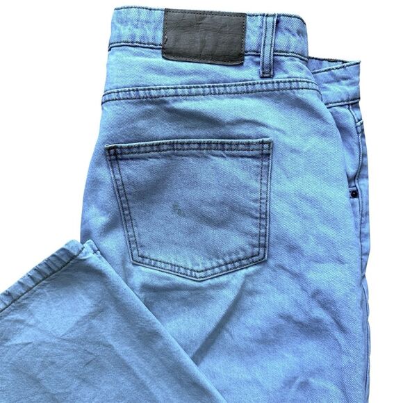 Levi’s Low-Rise Straight Light Wash Distressed Blue Jeans - Size 12 denim indie - Picture 4 of 4